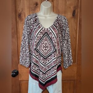 Heart‎ Soul Burgundy and Black Geometric Blouse
